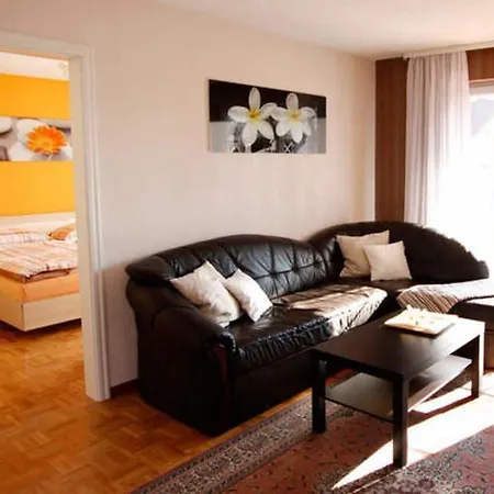 Ferienwohnung Roter Stein Apartment